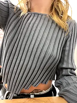 KiraMyers online show from October 9, 4:43 am