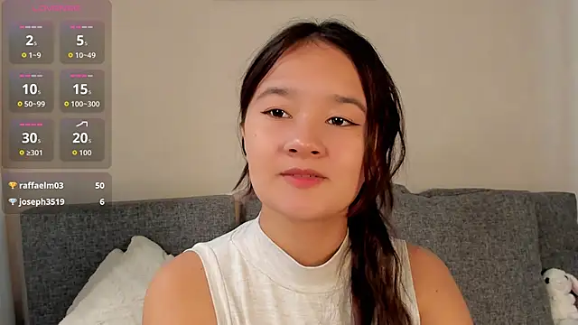 Snapshot of Maekko chatting on October 26, 3:34 am Maekko online show from October 26, 3:34 am