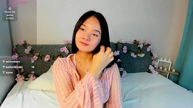 Snapshot of Maekko chatting on December 4, 10:40 pm Maekko online show from December 4, 10:40 pm