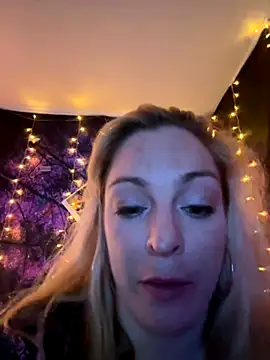 kayNkris online show from October 23, 6:45 am