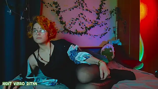 TrickyKitsune online show from March 7, 3:49 pm