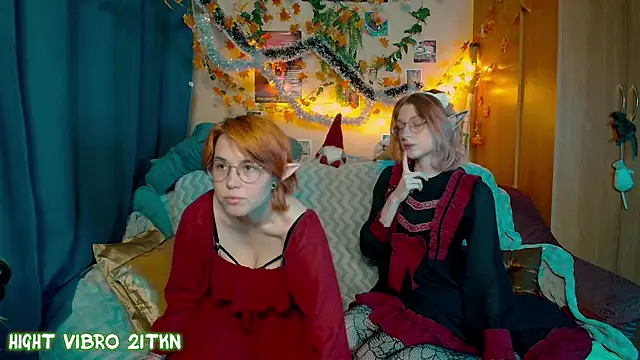 TrickyKitsune online show from December 22, 1:41 pm