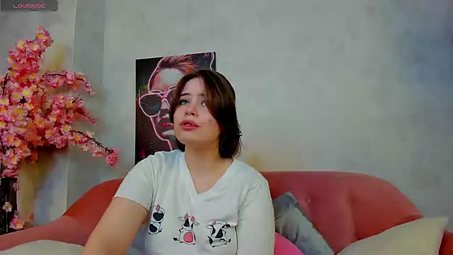 EricaElliott online show from February 4, 4:26 am