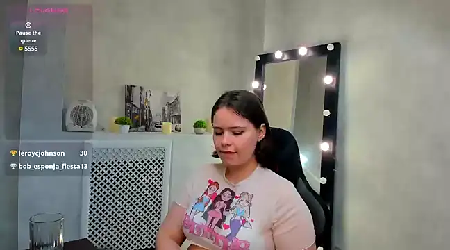 EricaElliott online show from February 26, 7:20 am