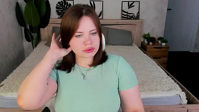 EricaElliott online show from April 23, 12:29 pm