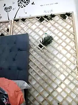 Mia WAll online show from December 30, 5:58 am