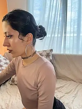 indira k online show from November 25, 3:01 pm