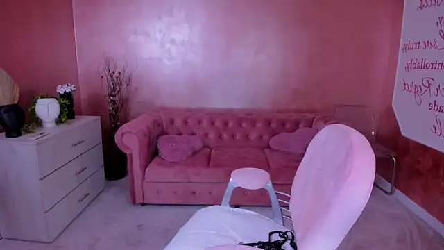 Snapshot of evanew_ chatting on February 10, 7:38 pm evanew online show from February 10, 7:38 pm