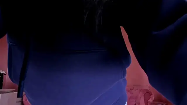 Snapshot of evanew_ chatting on March 8, 8:35 pm evanew online show from March 8, 8:35 pm