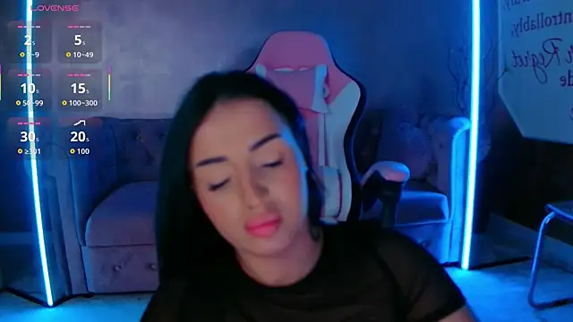 Snapshot of evanew_ chatting on November 5, 5:57 pm evanew online show from November 5, 5:57 pm