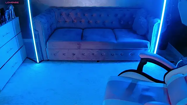 Snapshot of evanew_ chatting on November 8, 6:40 pm evanew online show from November 8, 6:40 pm