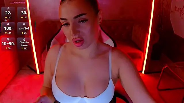 Snapshot of evanew_ chatting on November 26, 5:03 pm evanew online show from November 26, 5:03 pm