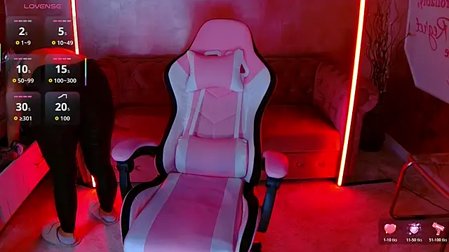 Snapshot of evanew_ chatting on November 29, 5:49 pm evanew online show from November 29, 5:49 pm