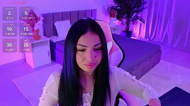 Snapshot of evanew_ chatting on February 6, 5:49 pm evanew online show from February 6, 5:49 pm