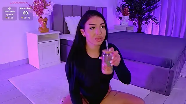 Snapshot of evanew_ chatting on February 11, 6:13 pm evanew online show from February 11, 6:13 pm