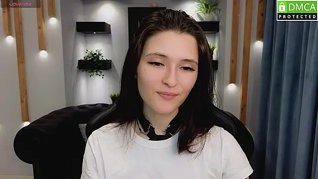 Snapshot of niki_cutes chatting on January 31, 1:11 am niki cutes online show from January 31, 1:11 am