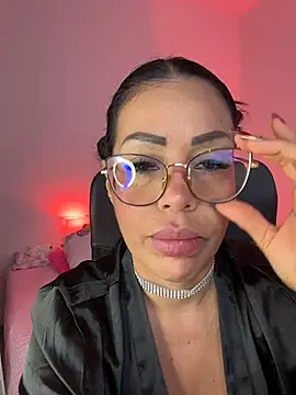 Snapshot of KarolRubi1 chatting on May 4, 9:33 pm KarolRubi1 online show from May 4, 9:33 pm