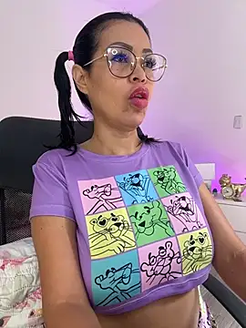 Snapshot of KarolRubi1 chatting on May 5, 3:42 pm KarolRubi1 online show from May 5, 3:42 pm