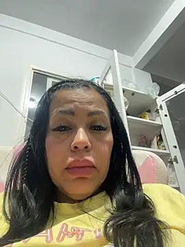 Snapshot of KarolRubi1 chatting on May 27, 1:57 am KarolRubi1 online show from May 27, 1:57 am