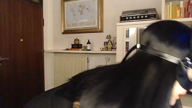 Snapshot of LasolitaAuri chatting on February 10, 10:09 pm LasolitaAuri online show from February 10, 10:09 pm