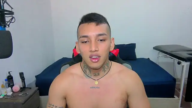 Snapshot of David_Adams2003 chatting on January 24, 1:57 pm David Adams2003 online show from January 24, 1:57 pm