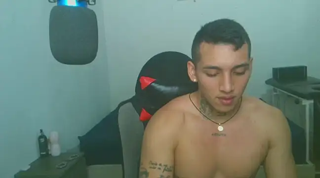 Snapshot of David_Adams2003 chatting on January 31, 2:07 pm David Adams2003 online show from January 31, 2:07 pm