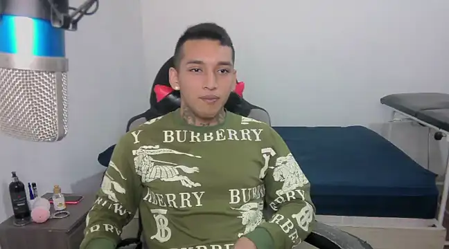 Snapshot of David_Adams2003 chatting on February 3, 2:02 pm David Adams2003 online show from February 3, 2:02 pm