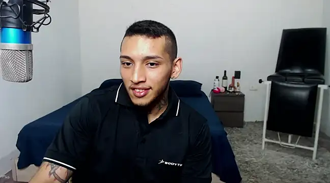 Snapshot of David_Adams2003 chatting on March 19, 2:57 pm David Adams2003 online show from March 19, 2:57 pm