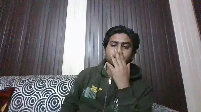 Snapshot of indihotguy chatting on February 12, 1:37 pm indihotguy online show from February 12, 1:37 pm