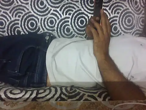 Snapshot of indihotguy chatting on June 23, 10:13 am indihotguy online show from June 23, 10:13 am