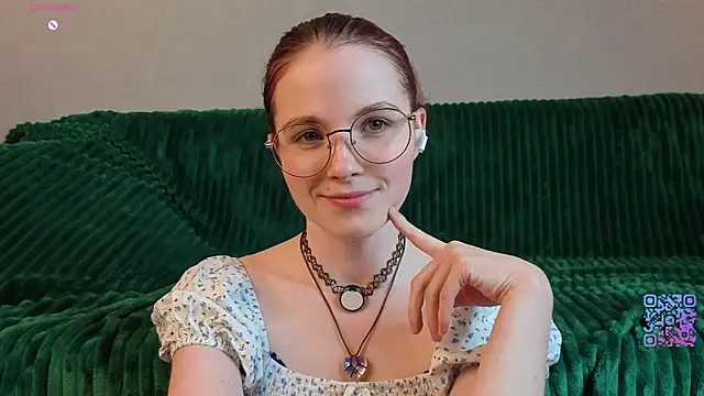 OhYumiYes online show from April 14, 7:20 pm