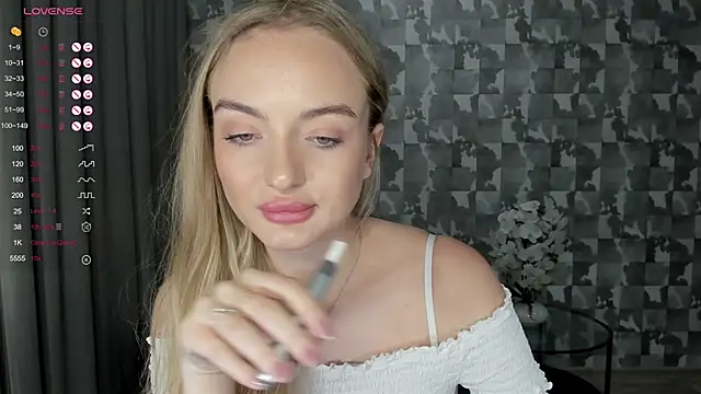 A delina online show from November 21, 1:54 pm