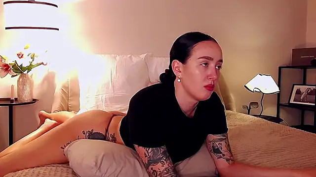 KimKhallifa online show from June 6, 6:51 am