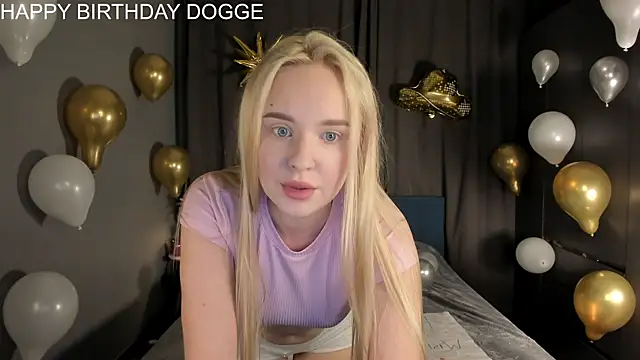 Snapshot of Olivia_livi chatting on July 4, 8:48 pm Olivia livi online show from July 4, 8:48 pm
