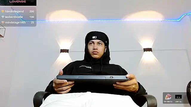 Br4ndxpimm online show from November 3, 2:29 pm