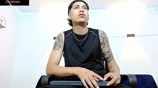 Br4ndxpimm online show from November 5, 3:56 pm