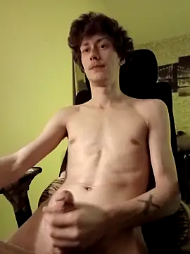 Snapshot of HalloMarcy chatting on November 18, 4:44 pm HalloMarcy online show from November 18, 4:44 pm