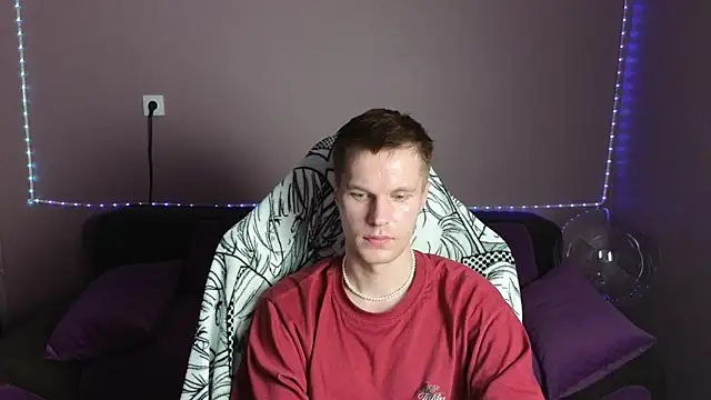 Leonnextdoor online show from December 30, 12:20 pm