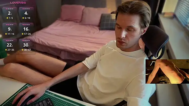 Leonnextdoor online show from June 6, 1:49 pm