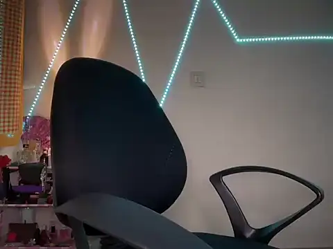 roseofvenom online show from March 8, 8:57 pm