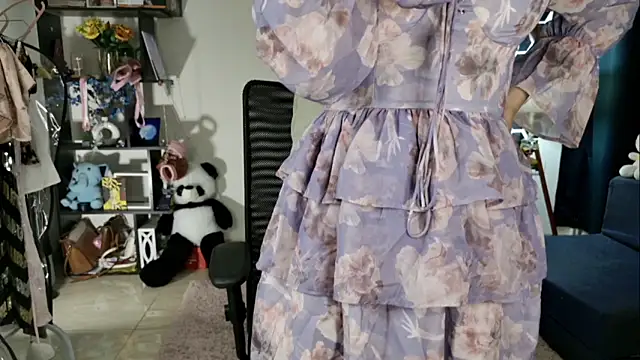 roseofvenom online show from April 15, 5:20 pm