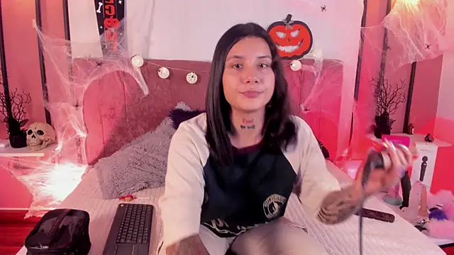 Nathalia Stone online show from October 4, 5:11 pm