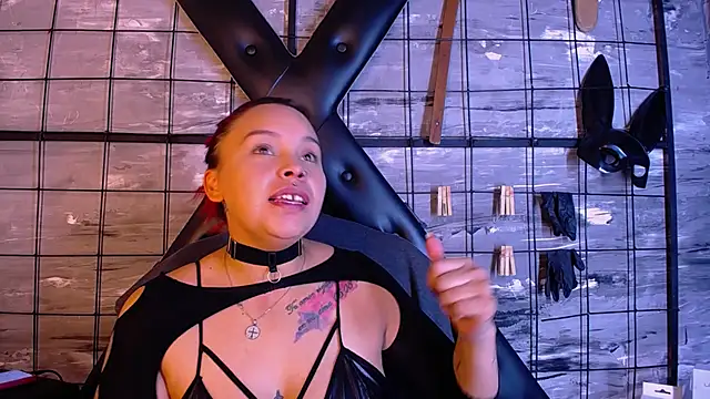 Alana Roth online show from October 31, 4:30 pm