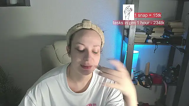 Snapshot of worship_vika chatting on February 23, 9:55 am worship vika online show from February 23, 9:55 am