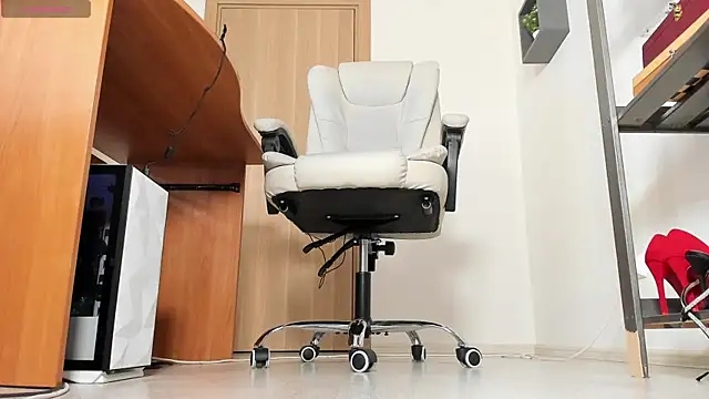 Snapshot of worship_vika chatting on September 30, 2:33 pm worship vika online show from September 30, 2:33 pm