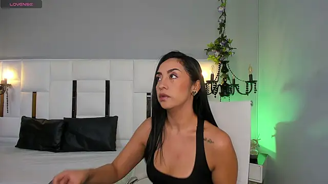 MAGIC AURORAA online show from February 10, 12:18 pm