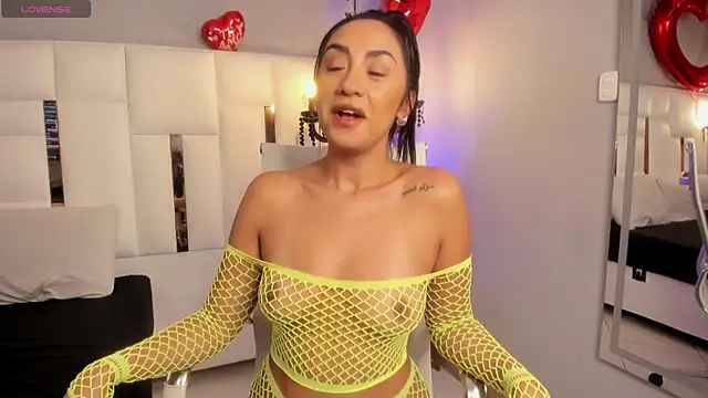 MAGIC AURORAA online show from February 20, 2:57 pm