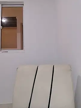 Snapshot of Brendabluee chatting on December 27, 10:26 pm Brendabluee online show from December 27, 10:26 pm