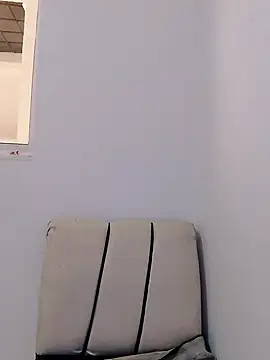 Snapshot of Brendabluee chatting on January 1, 8:37 pm Brendabluee online show from January 1, 8:37 pm