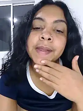 Snapshot of Brendabluee chatting on January 5, 10:40 pm Brendabluee online show from January 5, 10:40 pm